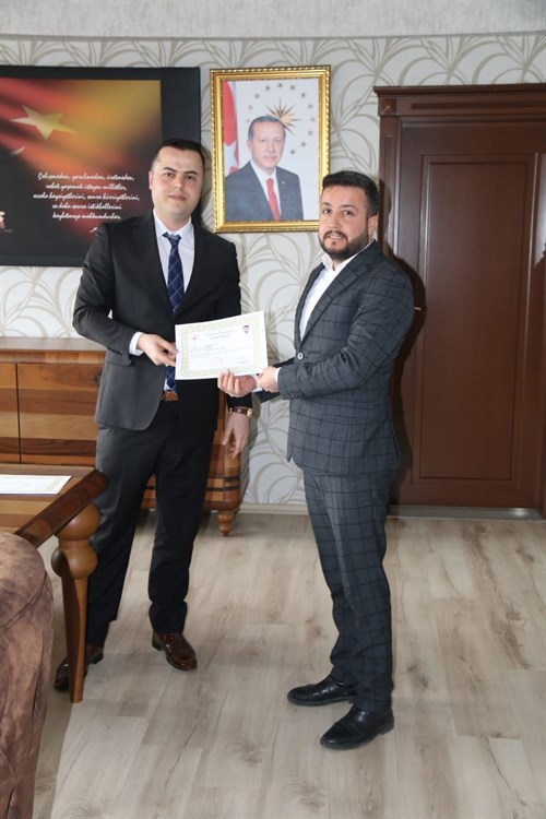 Geçit İlkokulu ve Ortaokul Öğretmenlerimize Başarı Belgesi Verildi.